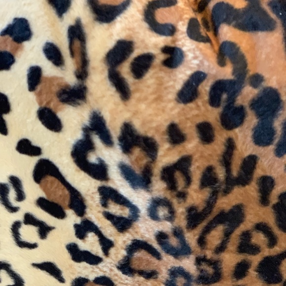 FAUX LEOPARD PILLOW - Picture 2 of 5